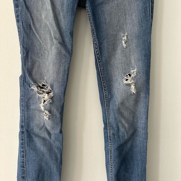 Hollister Women's Mid-Rise Ripped Light Wash Super Skinny Jeans size 0S, 24 - Picture 10 of 11